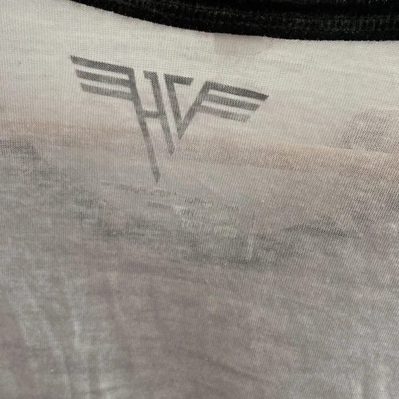 Van Halen tee 🎶 🎸 - Picture 6 of 7